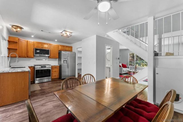 9401 Carlton Oaks Drive E, Santee, CA 92071