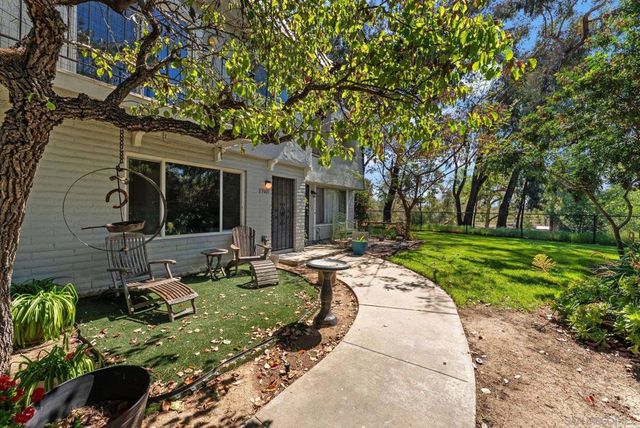 9401 Carlton Oaks Drive E, Santee, CA 92071