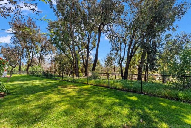 9401 Carlton Oaks Drive E, Santee, CA 92071