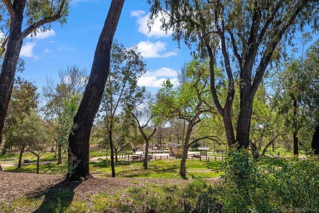 9401 Carlton Oaks Drive E, Santee, CA 92071