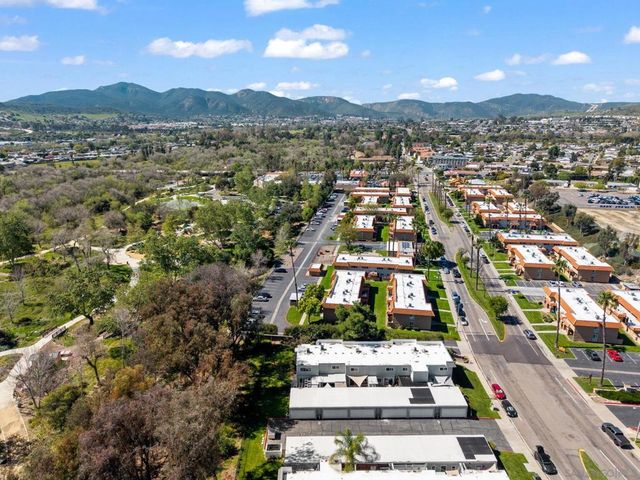 9401 Carlton Oaks Drive E, Santee, CA 92071