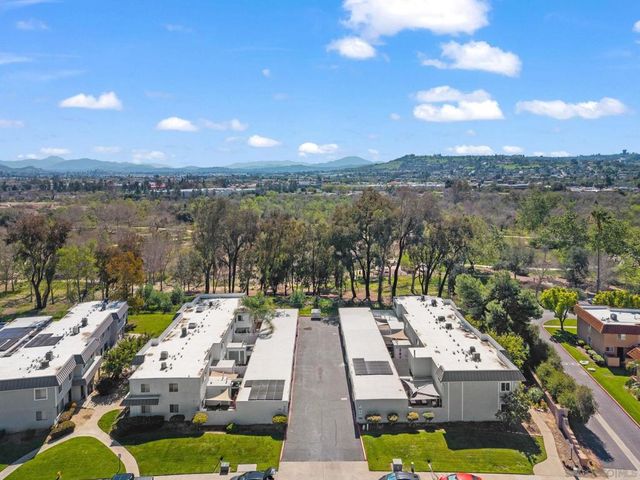 9401 Carlton Oaks Drive E, Santee, CA 92071