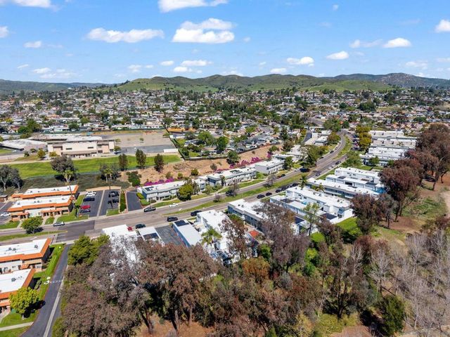 9401 Carlton Oaks Drive E, Santee, CA 92071