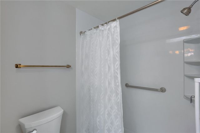 2624 Hunters Point Dr, Franklin Park, PA 15090