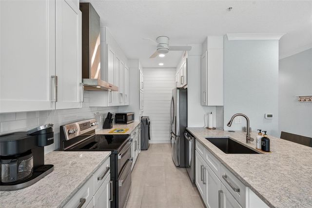 210 3RD STREET W 8305, Bradenton, FL 34205