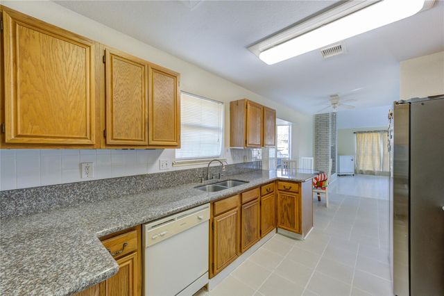 6615 Addicks Clodine Road, Houston, TX 77083