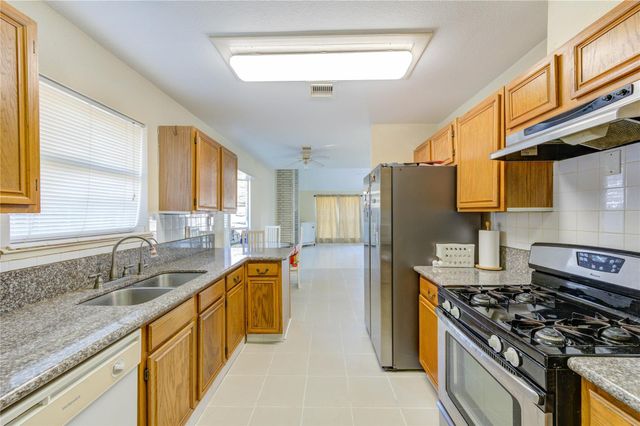 6615 Addicks Clodine Road, Houston, TX 77083