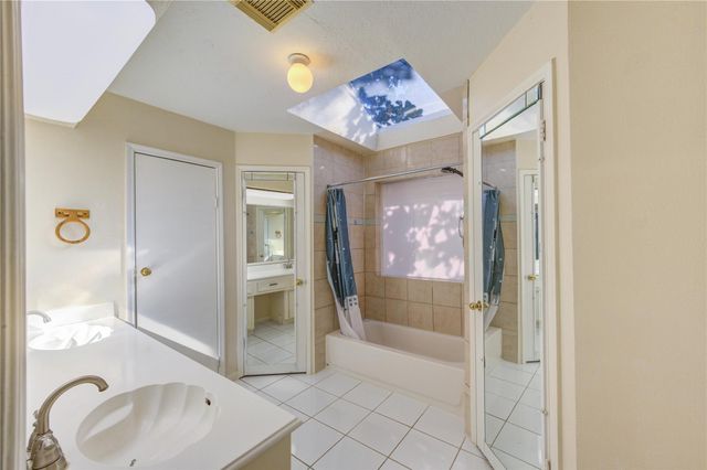 6615 Addicks Clodine Road, Houston, TX 77083