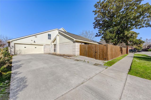 6615 Addicks Clodine Road, Houston, TX 77083