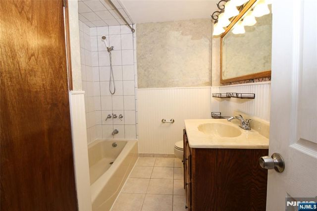 160 Myrtle Avenue, Allendale, NJ 07401