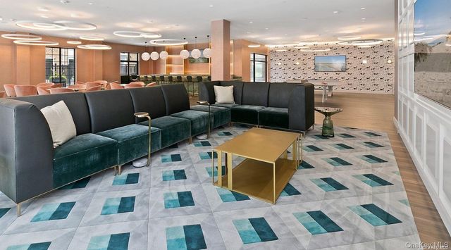 695 Merrick Avenue 304, Westbury, NY 11590