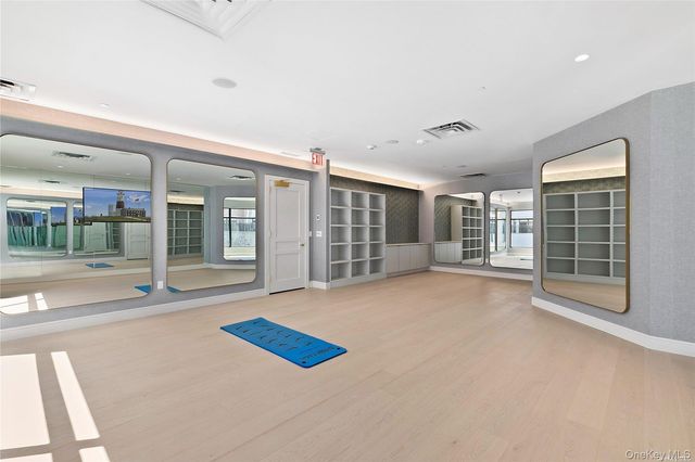 695 Merrick Avenue 304, Westbury, NY 11590