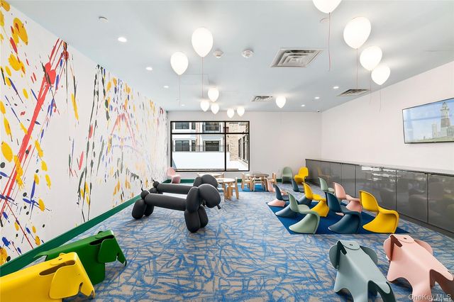 695 Merrick Avenue 304, Westbury, NY 11590