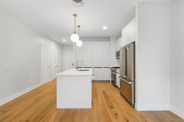 695 Merrick Avenue 304, Westbury, NY 11590