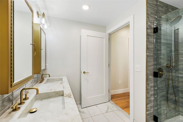 695 Merrick Avenue 304, Westbury, NY 11590