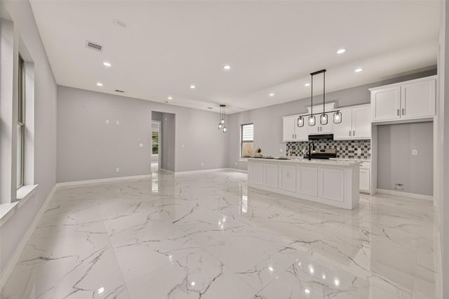 90 Burress Street A, Houston, TX 77022