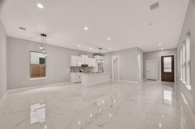 90 Burress Street A, Houston, TX 77022