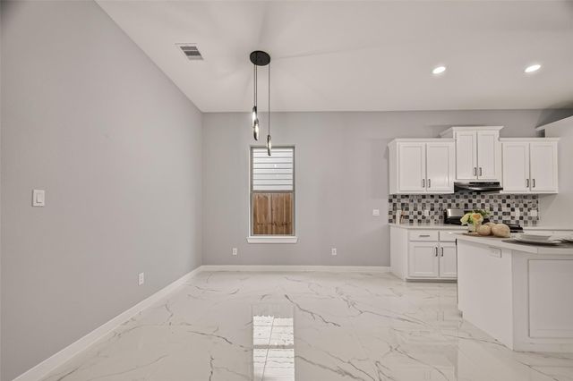 90 Burress Street A, Houston, TX 77022