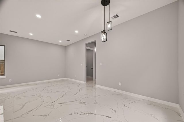 90 Burress Street A, Houston, TX 77022