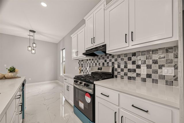 90 Burress Street A, Houston, TX 77022