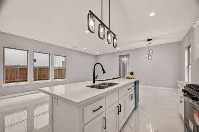 90 Burress Street A, Houston, TX 77022