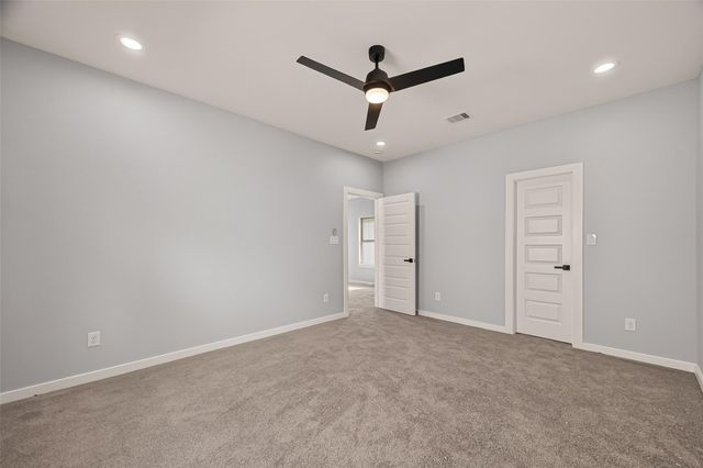 90 Burress Street A, Houston, TX 77022