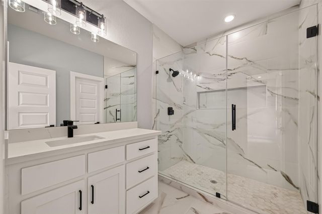 90 Burress Street A, Houston, TX 77022