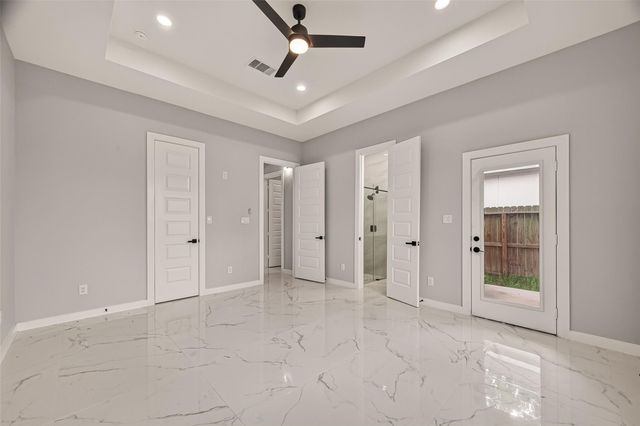 90 Burress Street A, Houston, TX 77022