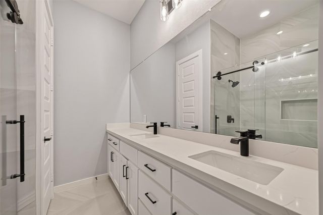 90 Burress Street A, Houston, TX 77022