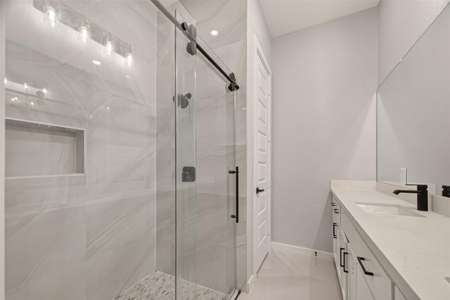 90 Burress Street A, Houston, TX 77022