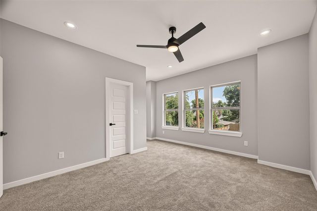90 Burress Street A, Houston, TX 77022