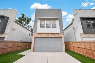 90 Burress Street A, Houston, TX 77022