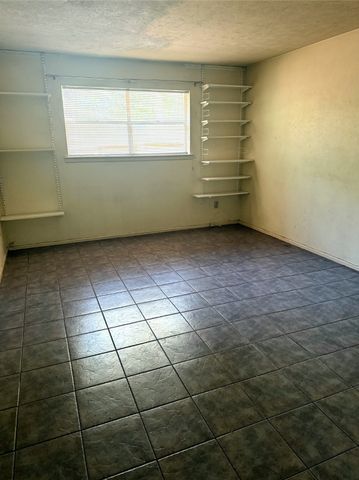 4725 Saint Lawrence Road, Fort Worth, TX 76103