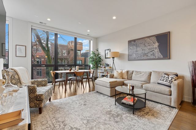 944 N Winchester Avenue 2, Chicago, IL 60622