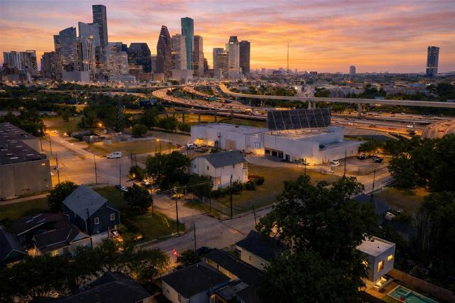 1819 South Street, Houston, TX 77009