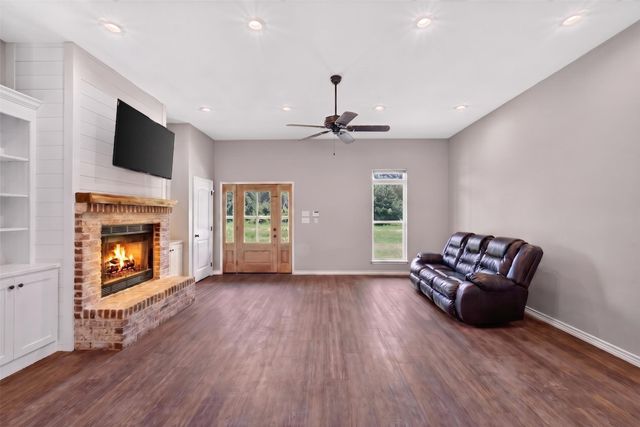 1094 County Road 2389, Alba, TX 75410