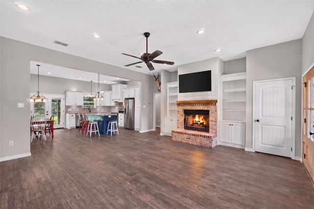 1094 County Road 2389, Alba, TX 75410