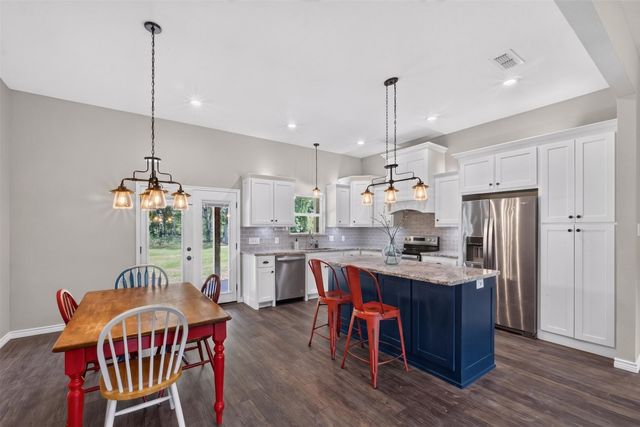 1094 County Road 2389, Alba, TX 75410