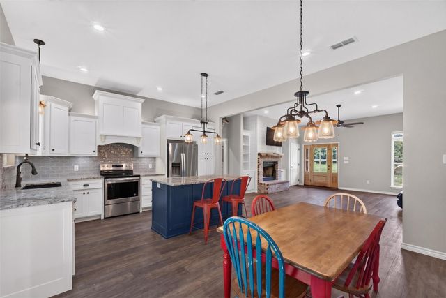 1094 County Road 2389, Alba, TX 75410