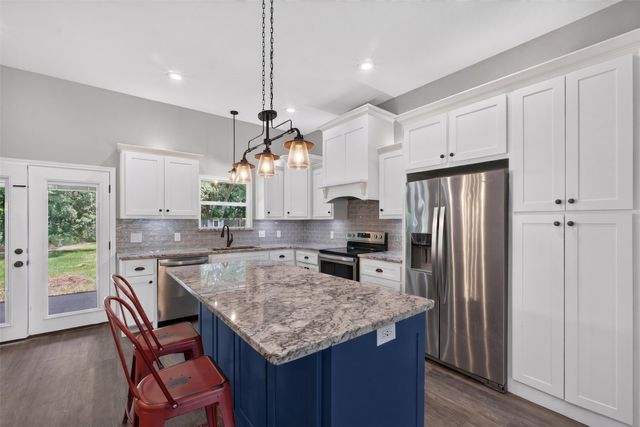 1094 County Road 2389, Alba, TX 75410