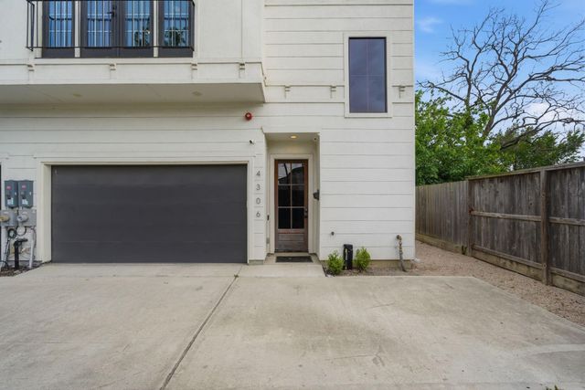 4306 Center Street, Houston, TX 77007