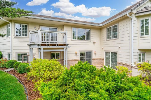 12821 E Crest Ridge Cir, Wichita, KS 67230