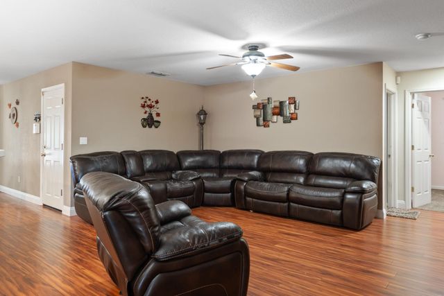 1132 Marsh Wren Ct, Patterson, CA 95363