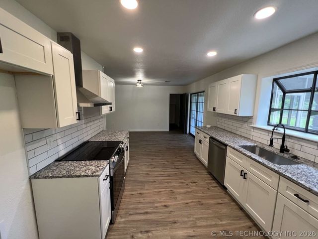 603 Davidson Court, Sand Springs, OK 74063