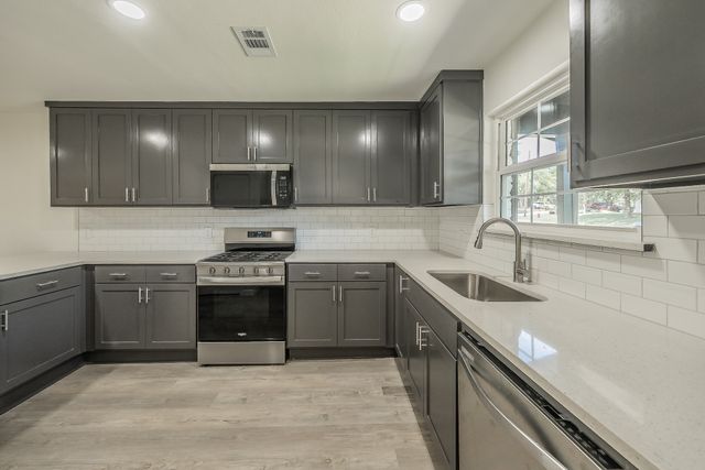 6 Honor Oak Lane, Bedford, TX 76022