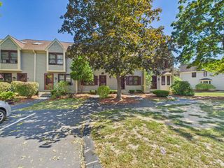 28 Bartemus Trail, Nashua, NH 03063