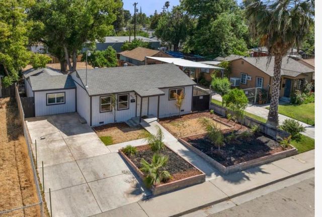 925 W Peralta Way, Fresno, CA 93705