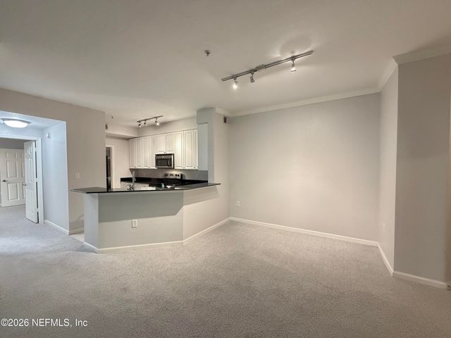 8539 GATE Parkway W 1724, Jacksonville, FL 32216