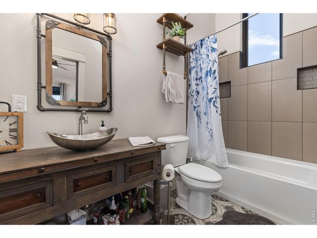 9200 Meadow Farms Dr, Milliken, CO 80543
