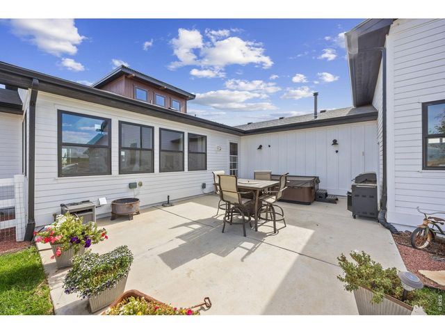 9200 Meadow Farms Dr, Milliken, CO 80543